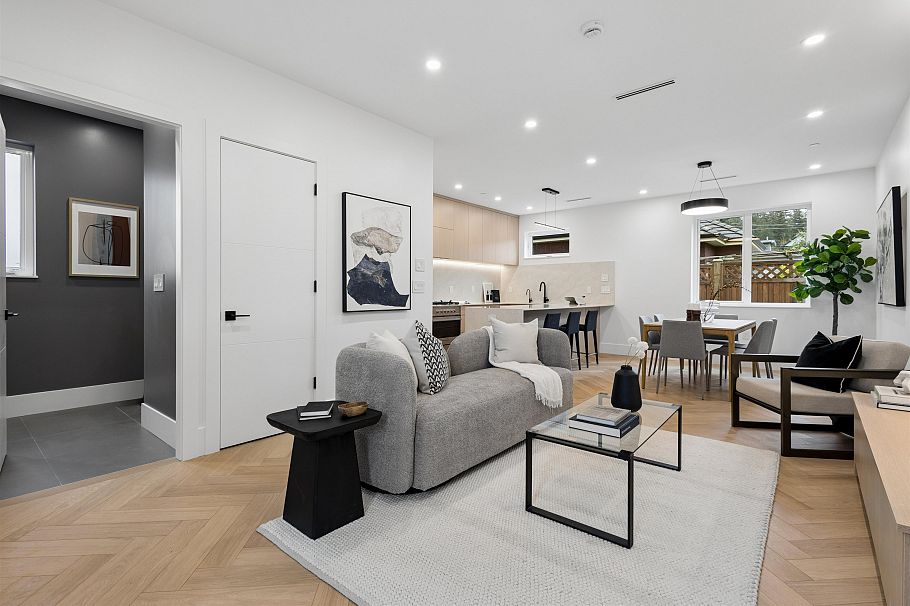 2 3639 E 46th Avenue Vancouver, BC - 6