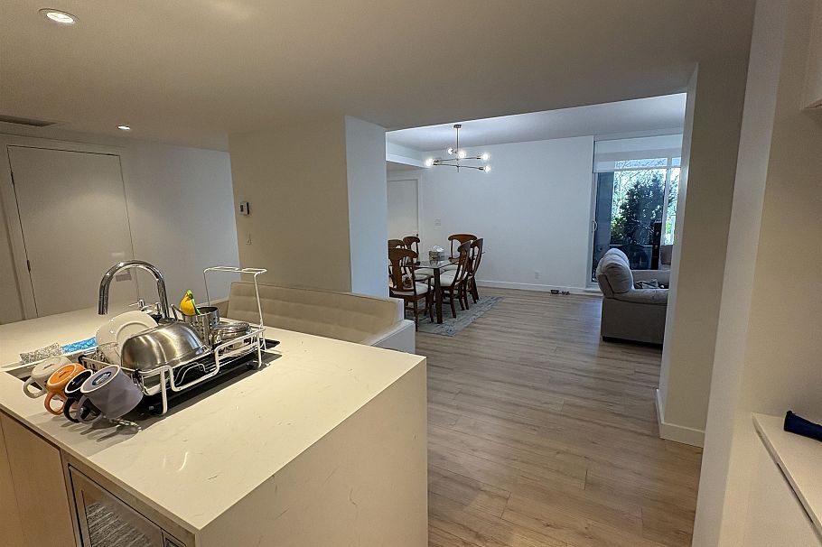 304 1500 Fern Street North Vancouver, BC - 11