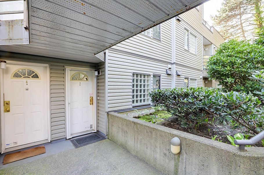 3 2150 SE Marine Drive Vancouver, BC - 25