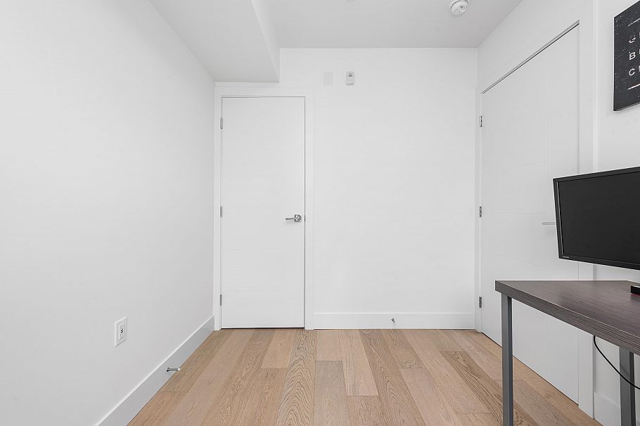 138 W Woodstock Avenue Vancouver, BC - 16