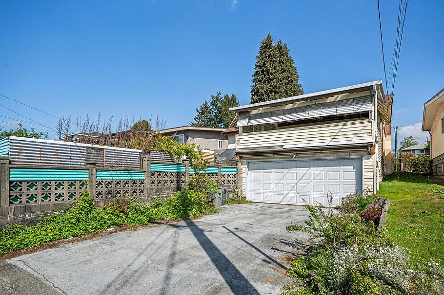 1388 E 60th Avenue Vancouver, BC - 38