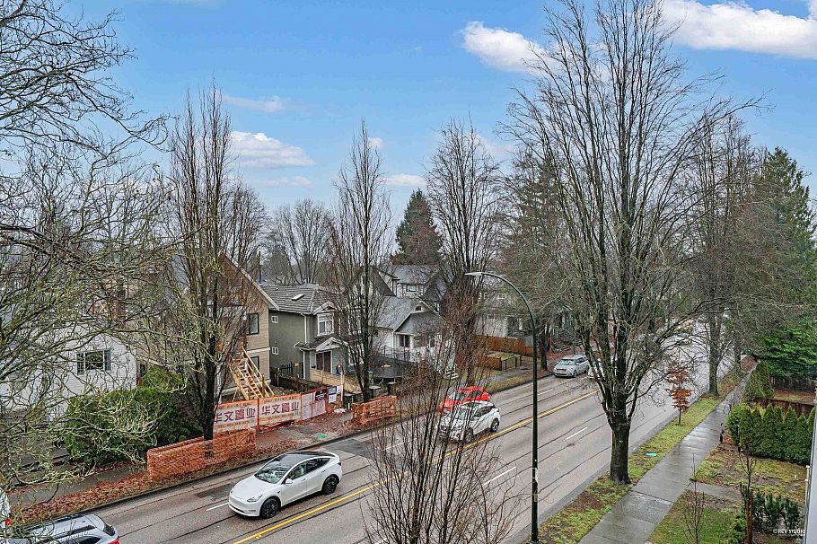 2071 E 1st Avenue Vancouver, BC - 36