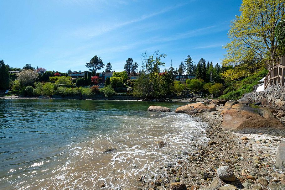 4455 Harris Place North Vancouver, BC - 32