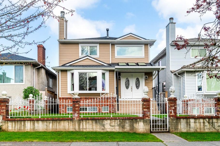 3639 E 26th Avenue Vancouver, BC - 35