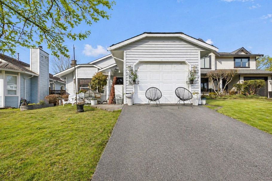 875 Porteau Place North Vancouver, BC - 1