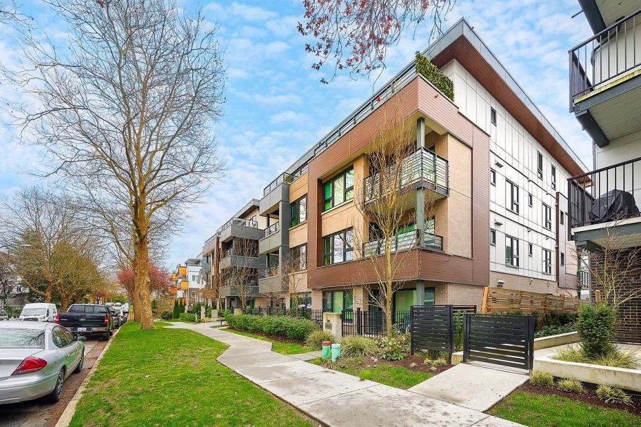 103 2666 Duke Street Vancouver, BC - 3