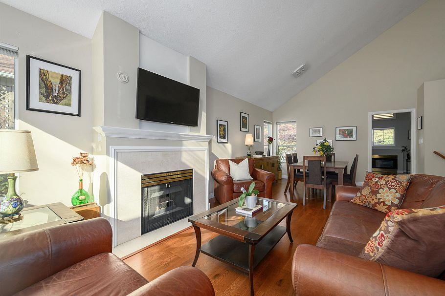 29 4055 Indian River Drive North Vancouver, BC - 2