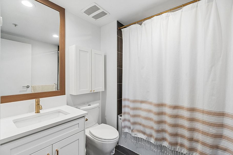 101 2077 Rosser Avenue Burnaby, BC - 17