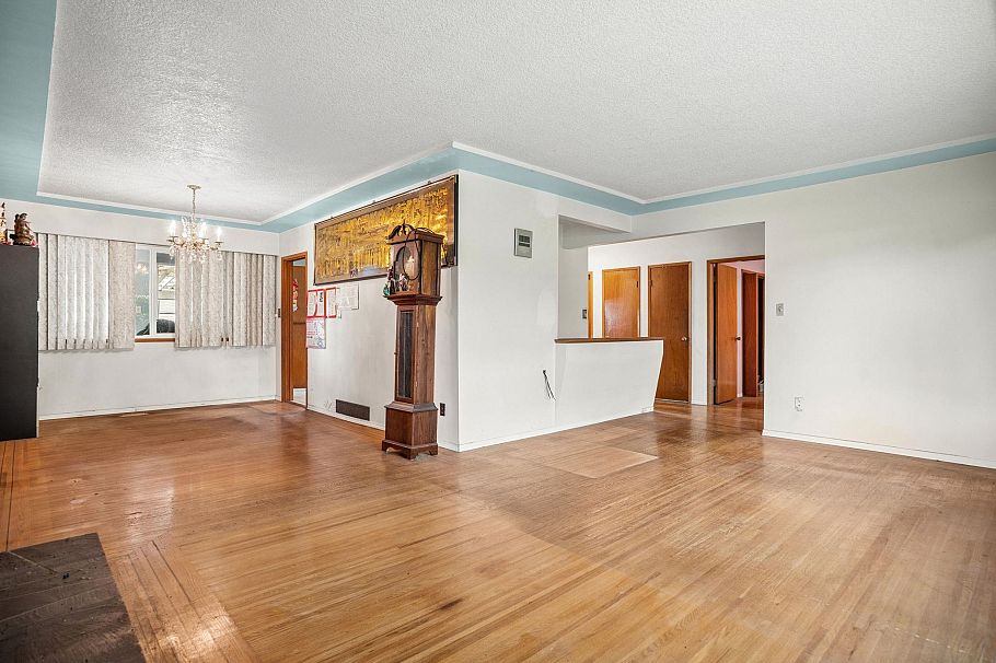 1388 E 60th Avenue Vancouver, BC - 10