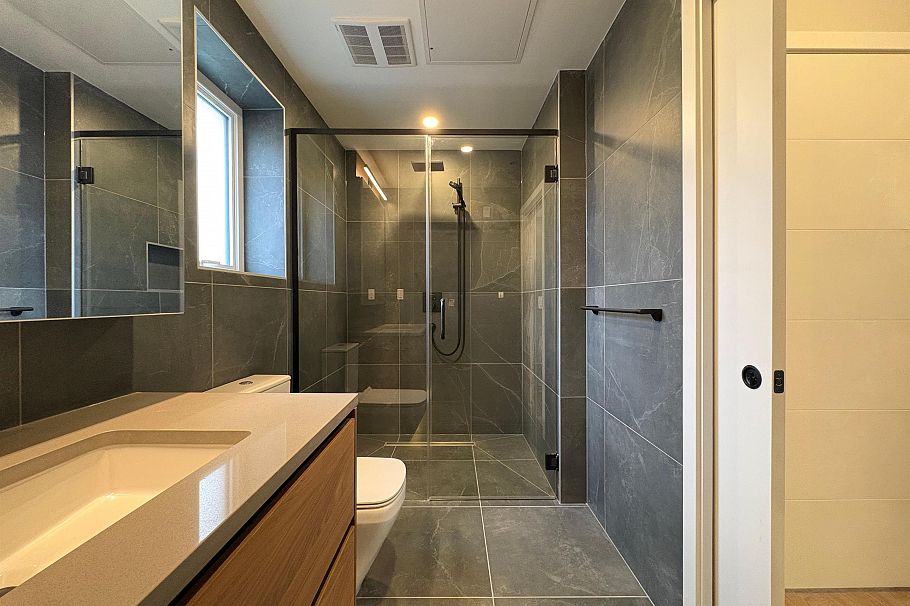 125 W 41st Avenue Vancouver, BC - 8