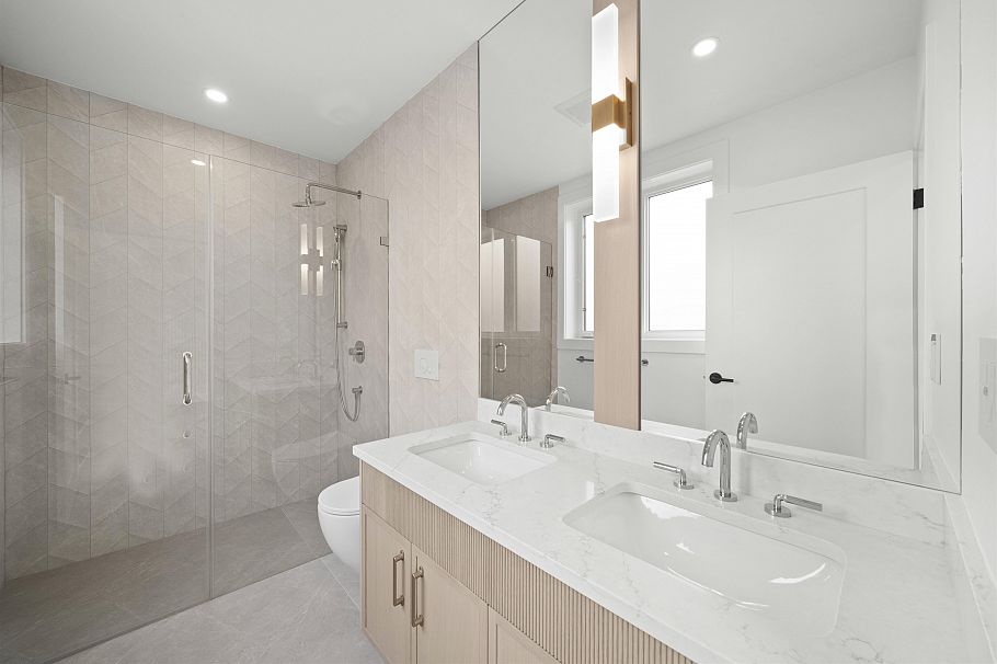 1 6461 E Prince Edward Street Vancouver, BC - 18