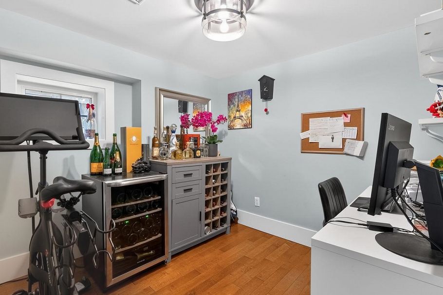 2281 E 7th Avenue Vancouver, BC - 22