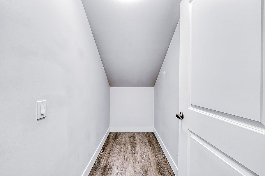 5063 Earles Street Vancouver, BC - 18