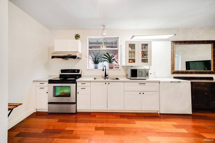 166 E 24th Avenue Vancouver, BC - 10