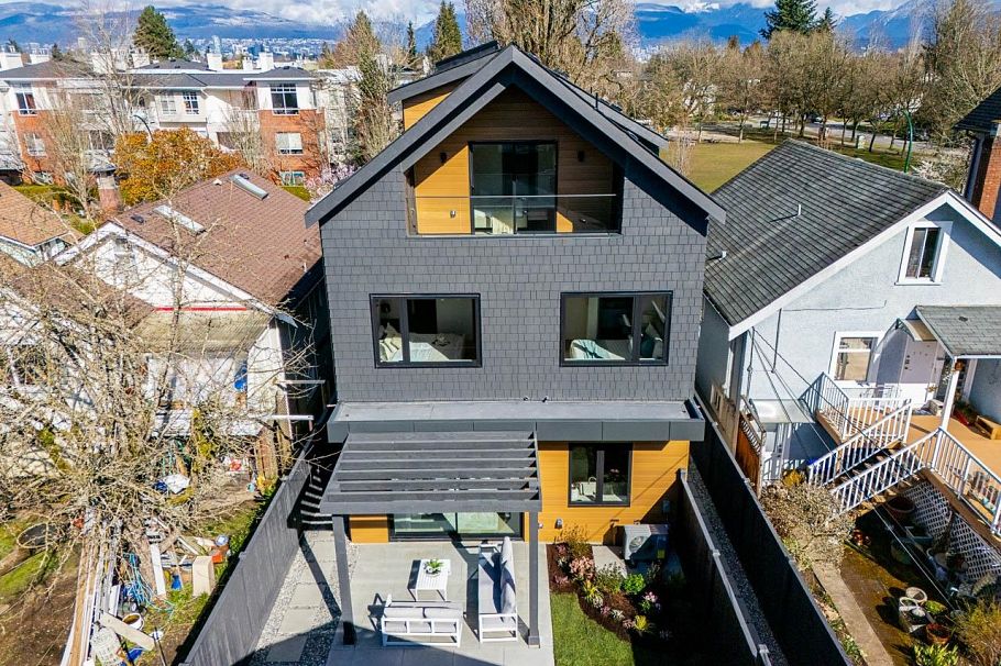 2 372 E 37 Avenue Vancouver, BC - 36