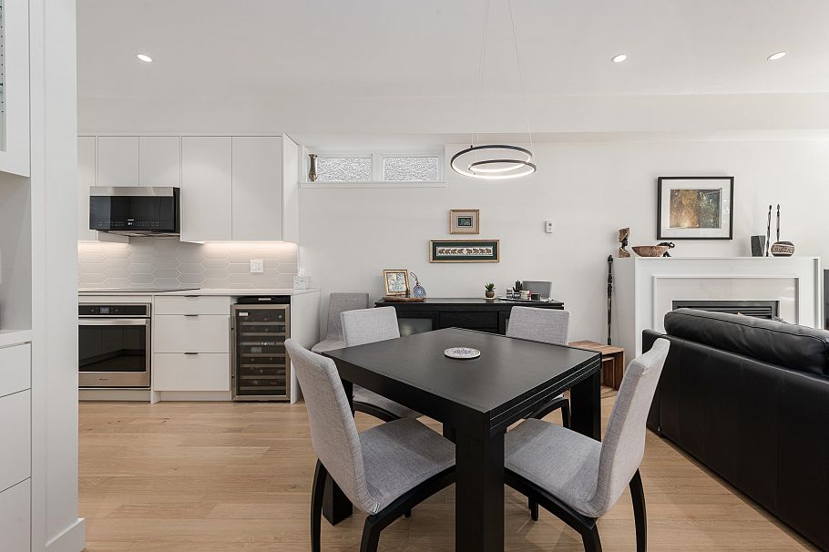 1823 Napier Street Vancouver, BC - 8