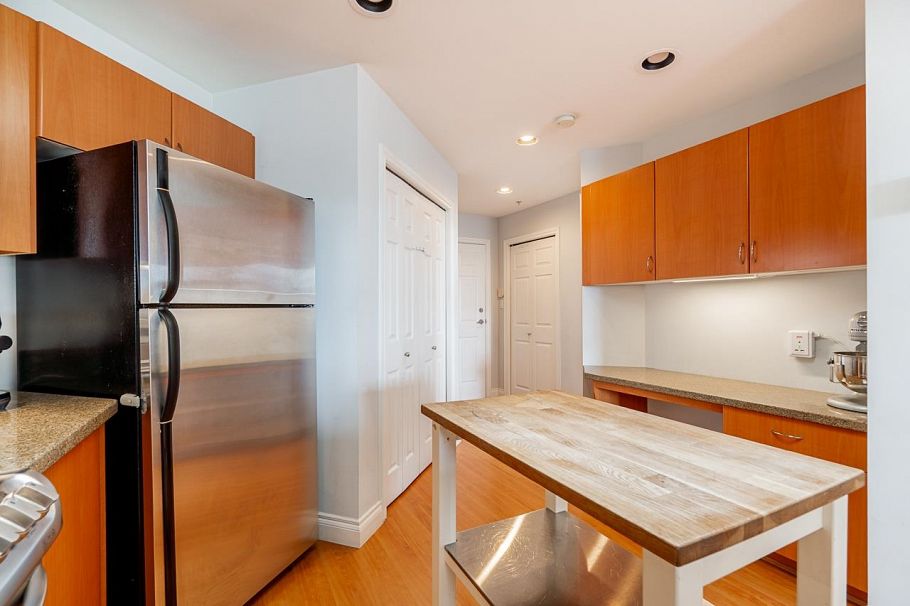 401 128 W 21st Street North Vancouver, BC - 13