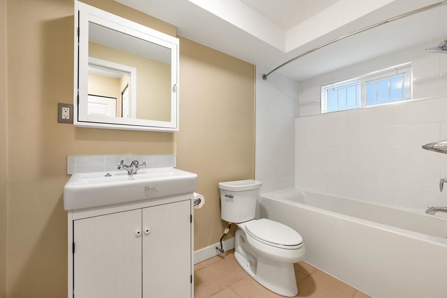 3639 E 26th Avenue Vancouver, BC - 30