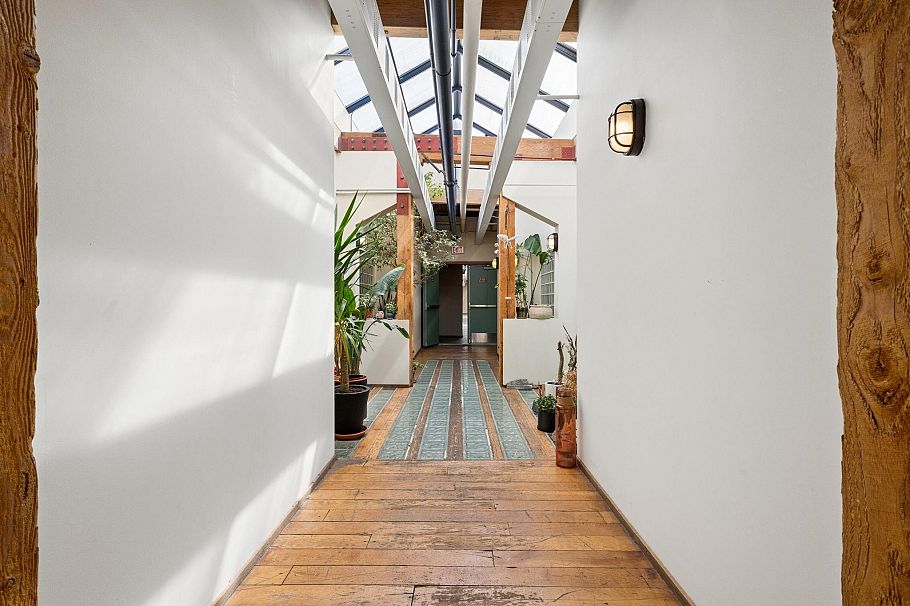 321 2556 E Hastings Street Vancouver, BC - 19