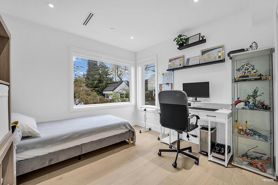 2796 E 4th Avenue Vancouver, BC - 26