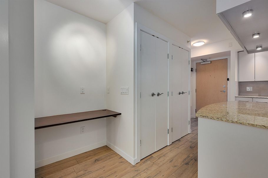 306 683 W Victoria Park North Vancouver, BC - 10