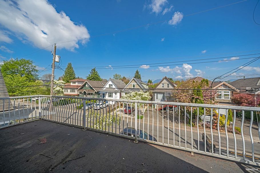 166 E 24th Avenue Vancouver, BC - 25