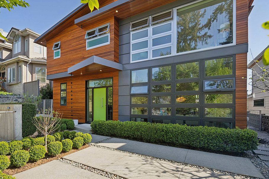 626 E 22 Avenue Vancouver, BC - 3