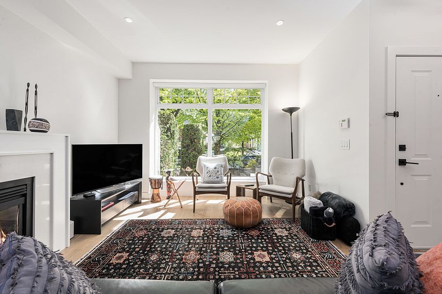 1823 Napier Street Vancouver, BC - 2