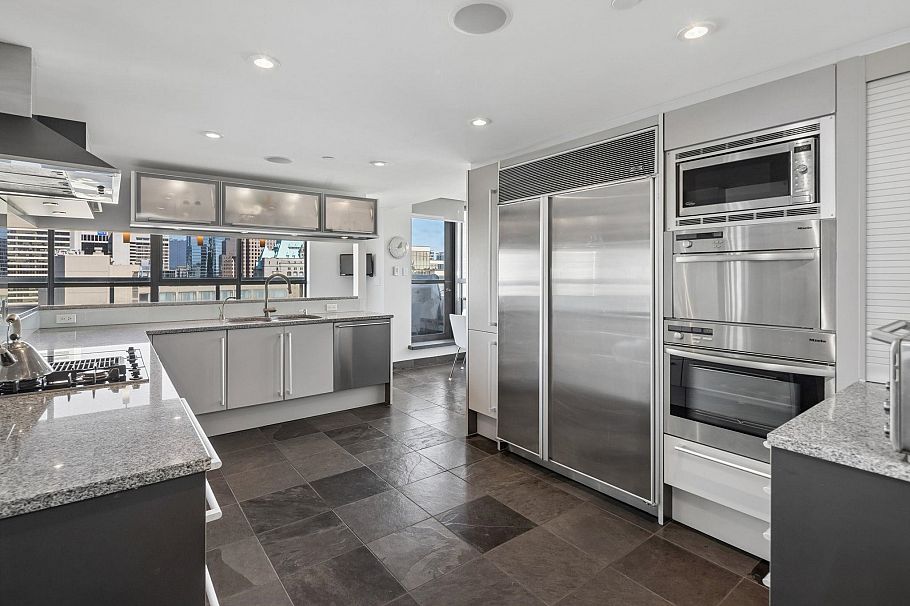 2301 909 Burrard Street Vancouver, BC - 7