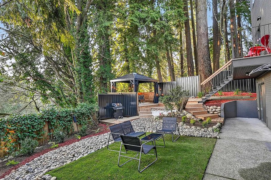 2221 Bowser Avenue North Vancouver, BC - 34