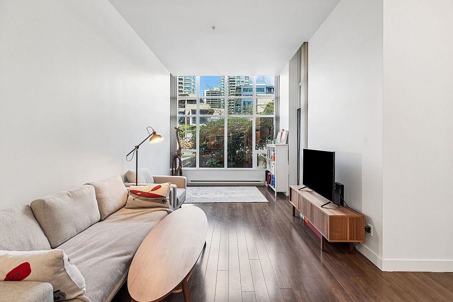 101 2077 Rosser Avenue Burnaby, BC - 3