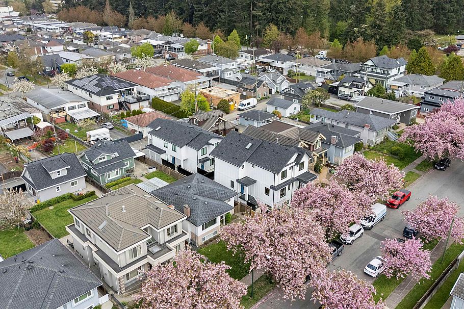 1 3639 E 46th Avenue Vancouver, BC - 32