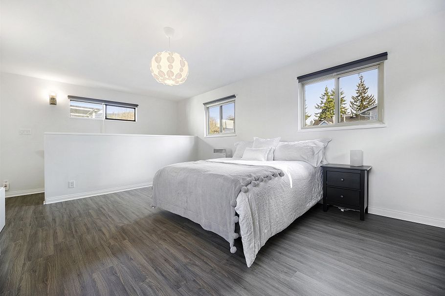 828 Nicolum Court North Vancouver, BC - 13