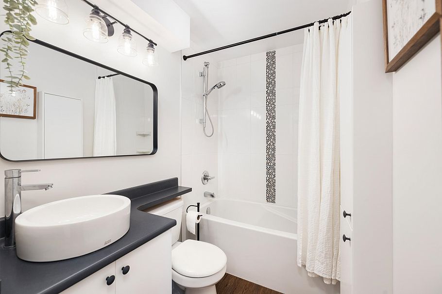 2511 Boswell Avenue North Vancouver, BC - 26