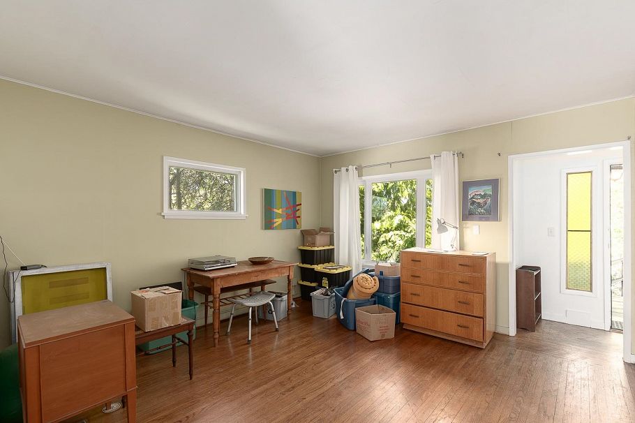 2002 E 13th Avenue Vancouver, BC - 11