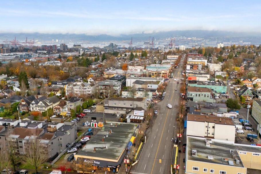 1752 E 4th Avenue Vancouver, BC - 31