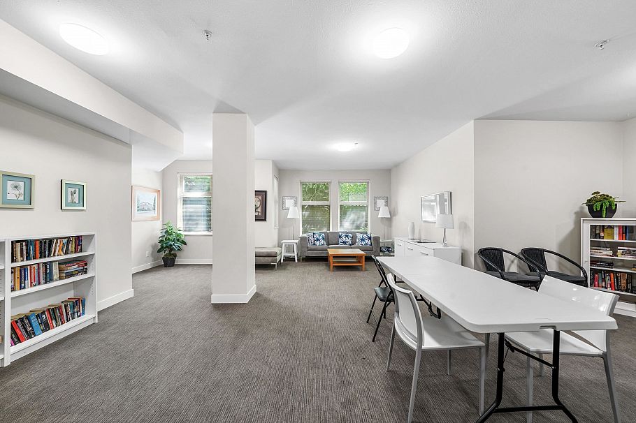 208 188 W 29 Street North Vancouver, BC - 31
