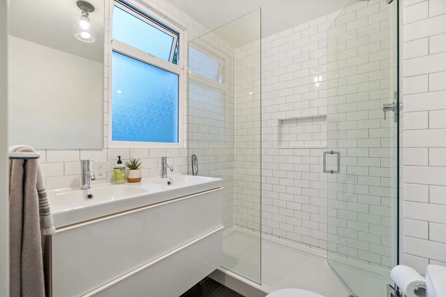 855 E 22nd Avenue Vancouver, BC - 16