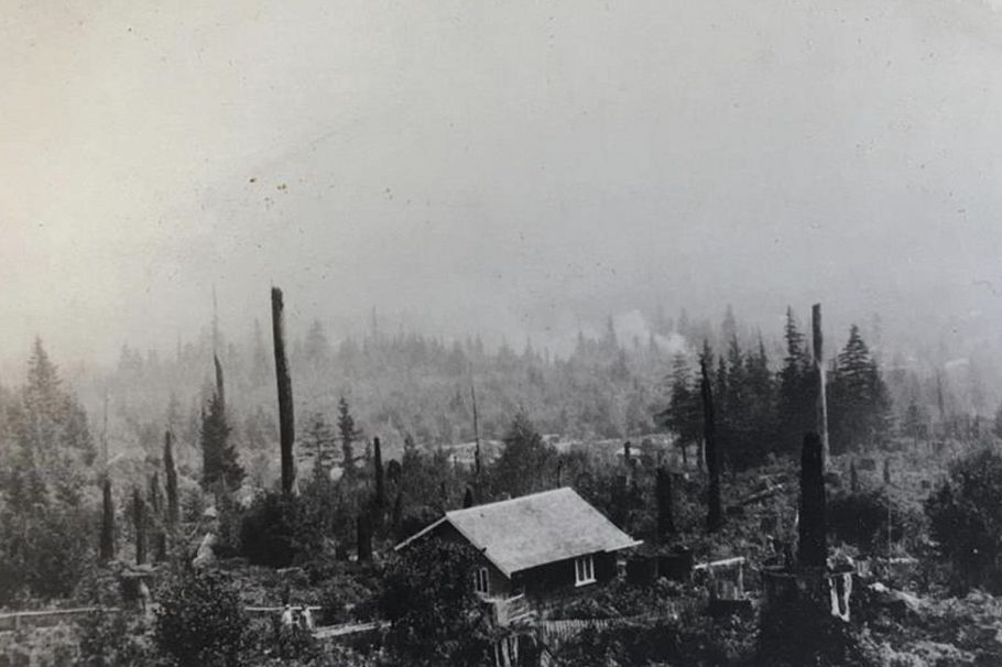 1371 Borthwick Road North Vancouver, BC - 32