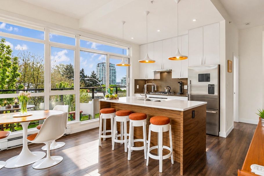 310 105 W 2nd Street North Vancouver, BC - 2