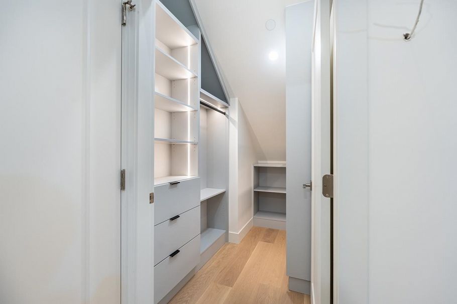 2 3345 W 13th Avenue Vancouver, BC - 24