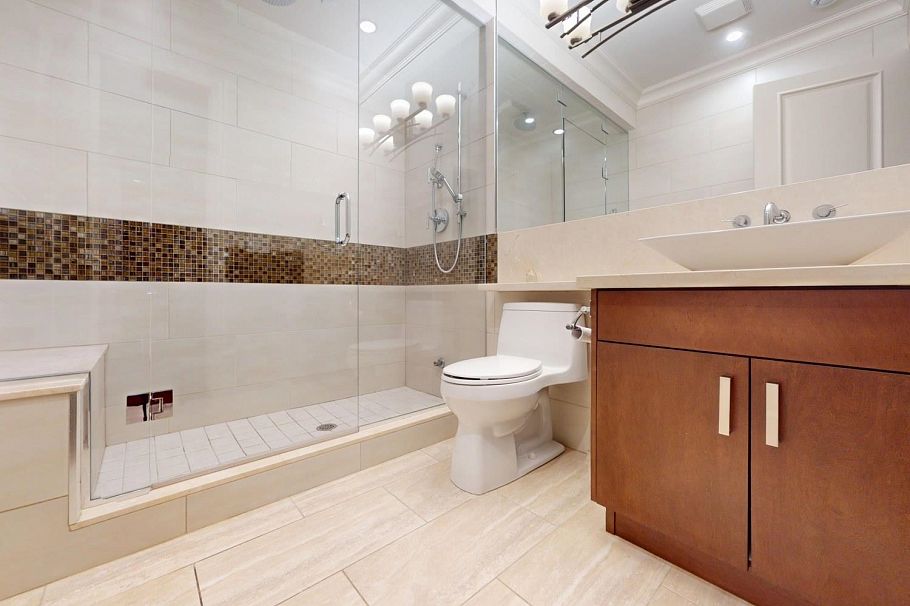 3749 W 11th Avenue Vancouver, BC - 30