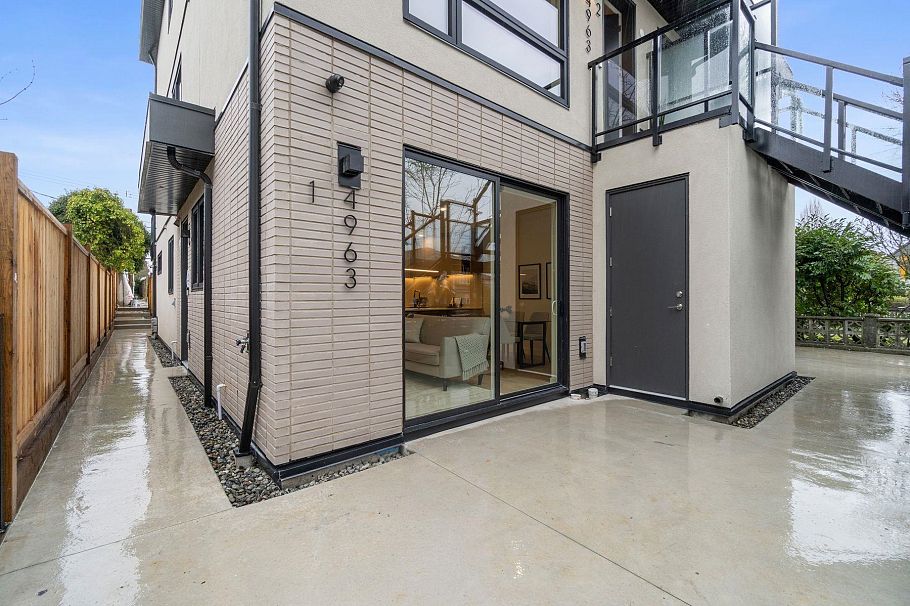 1 4963 Chester Street Vancouver, BC - 26