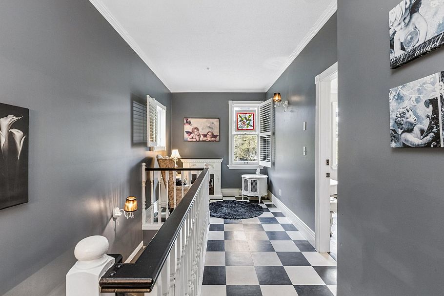 557 Lonsdale Avenue North Vancouver, BC - 14