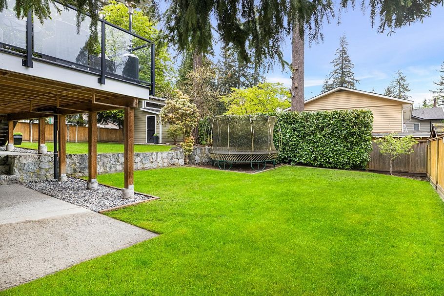 2511 Boswell Avenue North Vancouver, BC - 30