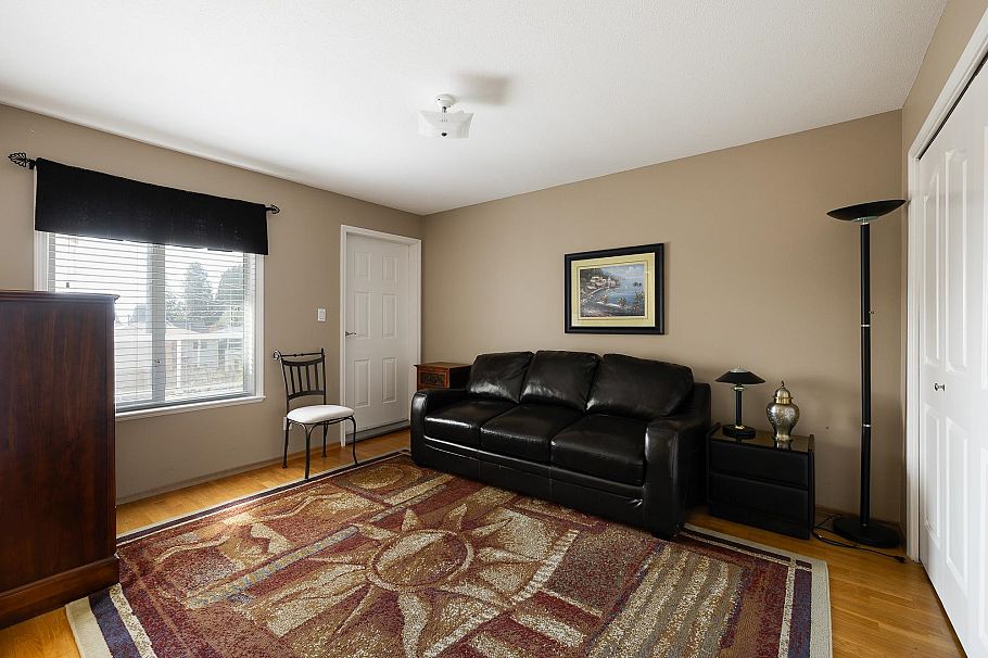 631 E 17th Street North Vancouver, BC - 32