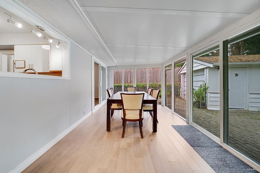 4366 Gilpin Crescent Burnaby, BC - 8