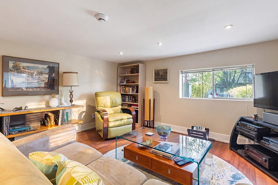 4578 Moss Street Vancouver, BC - 28