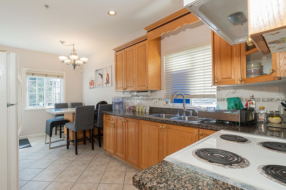 952 E 31st Avenue Vancouver, BC - 31