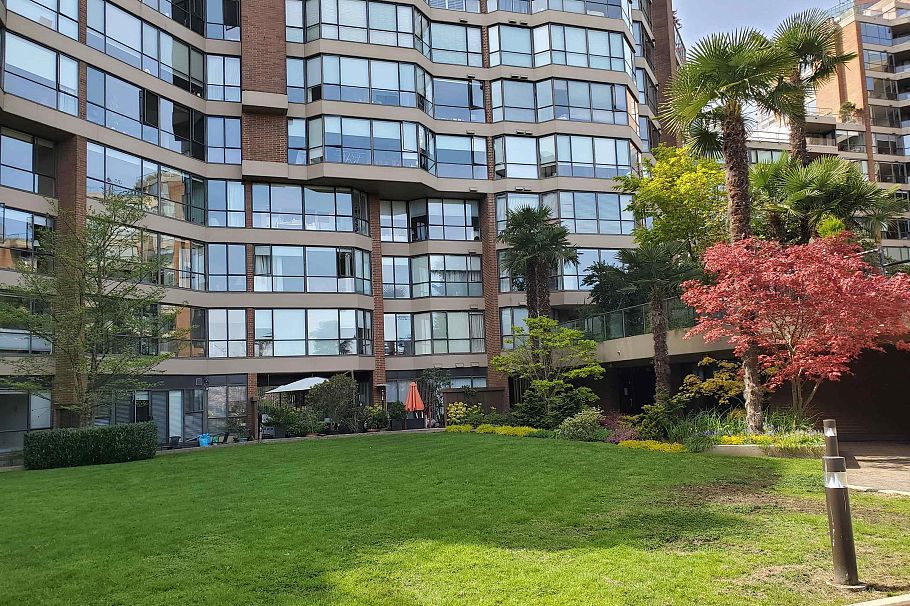 103 1470 Pennyfarthing Drive Vancouver, BC - 2